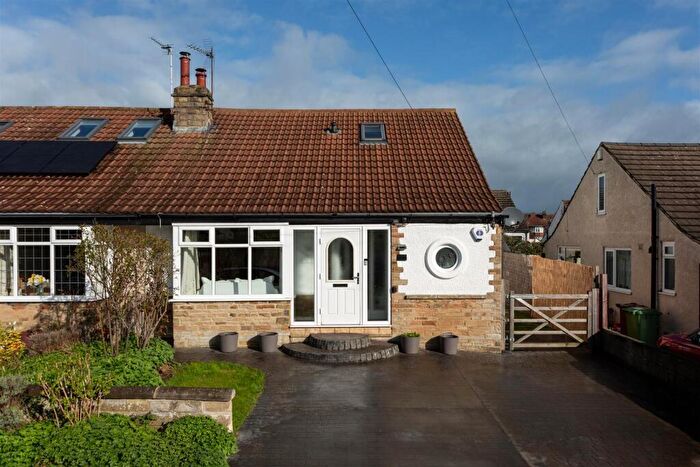 3 Bedroom Semi Detached House For Sale In The Cedars, Leeds, LS16