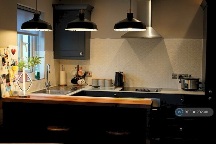 1 Bedroom Flat To Rent In Abbey Manor, Yeovil, BA21