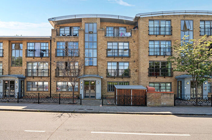 2 Bedroom Apartment For Sale In Morley Road, London, SE13