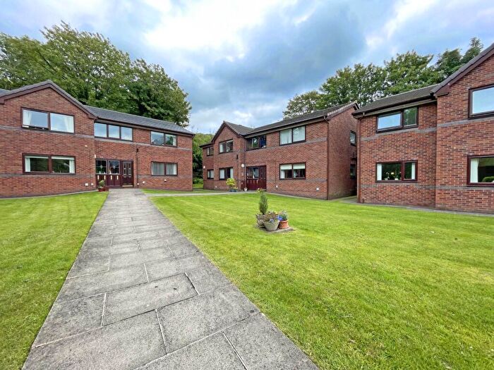 1 Bedroom Apartment For Sale In Glengarth, Uppermill, OL3
