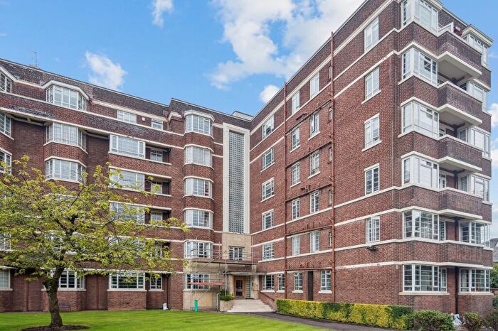 1 Bedroom Flat To Rent In Kelvin Court, Anniesland, Glasgow, G12