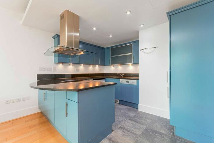 2 Bedroom Flat To Rent In Brewhouse Lane, Putney, London, SW15