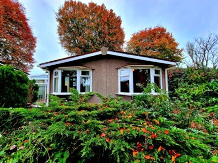 3 Bedroom Park Home For Sale In Hampton Fields, Minchinhampton, GL6