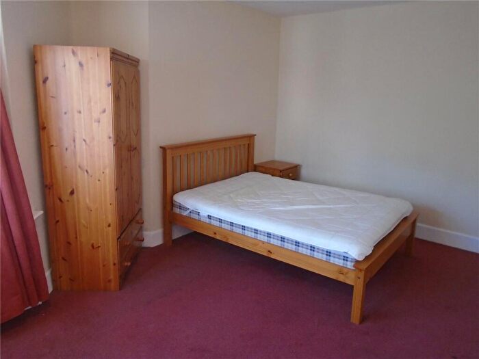 5 Bedroom Semi-Detached House To Rent In Arnold Road, Southampton, Hampshire, SO17