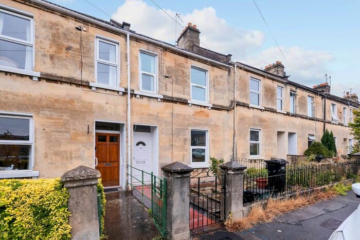 5 Bedroom Terraced House To Rent In West Avenue, Bath, BA2