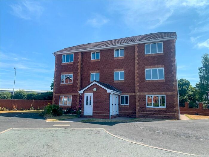 2 Bedroom Flat To Rent In Exeter Drive, Tamworth, Staffordshire, B79