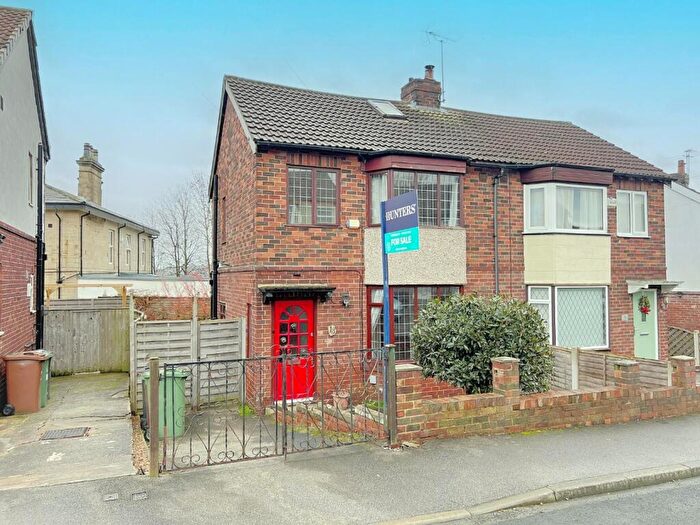 3 Bedroom Semi Detached House For Sale In Hawthorn Grove, Rodley, LS13