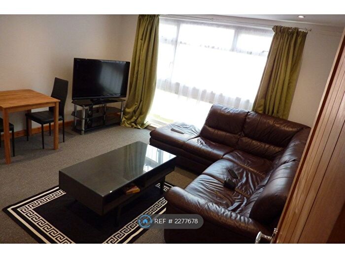 1 Bedroom Flat To Rent In Rushford Court, Manchester, M19