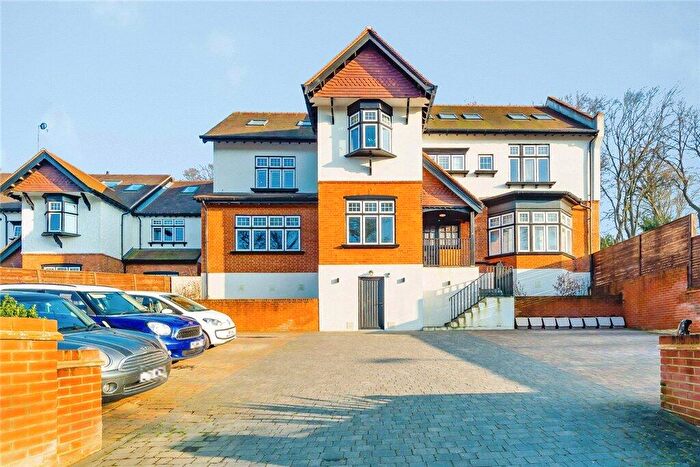 2 Bedroom Flat For Sale In Woodcote Valley Road, Purley, CR8