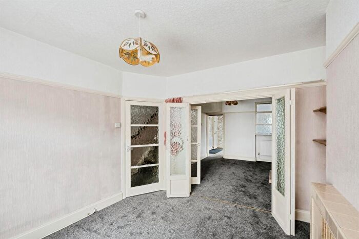 3 Bedroom Cluster House For Sale In Walters Street, Manselton, Swansea, SA5