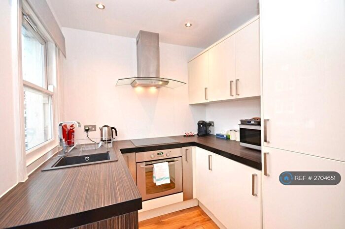 1 Bedroom Flat To Rent In Battersea Rise, London, SW11