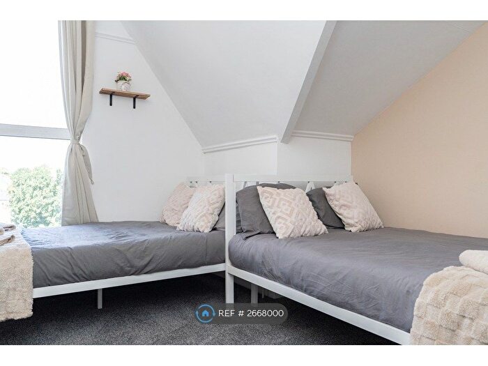 Studio To Rent In Merton Road, Southsea, PO5