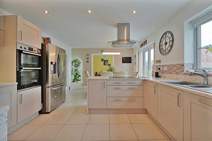 4 Bedroom Detached House For Sale In Blackstone Drive, Shireoaks, Worksop, S81