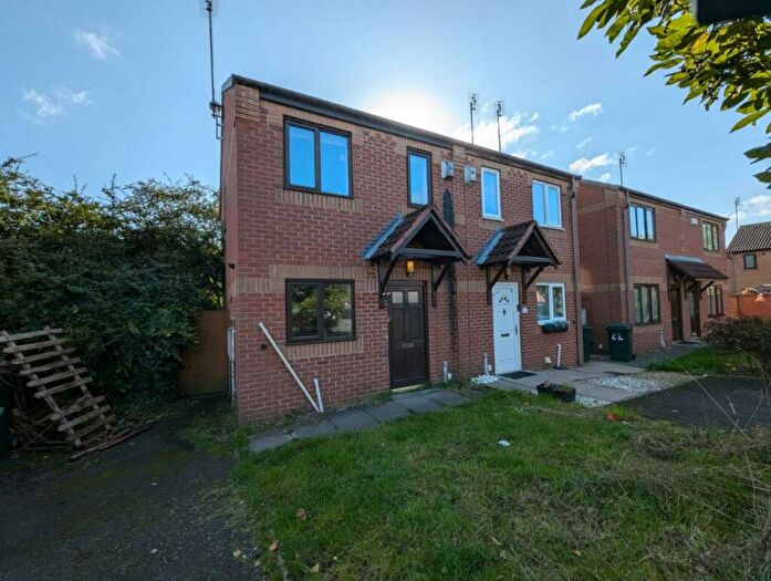 2 Bedroom House To Rent In Gunton Avenue, Coventry, CV3