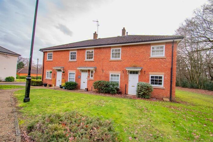2 Bedroom Apartment To Rent In Moor Pond Piece, Ampthill, MK45