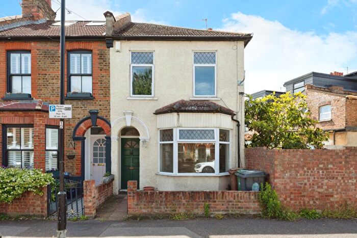 2 Bedroom Property To Rent In Turner Road, Walthamstow, Lonodn, E17