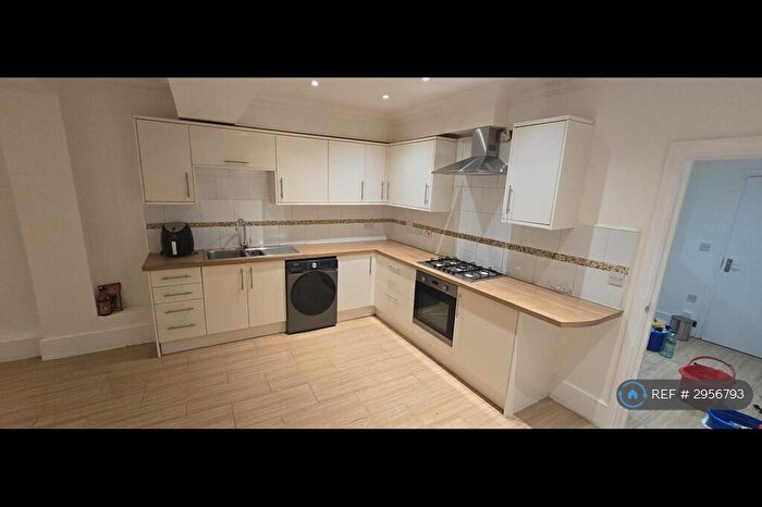 3 Bedroom Flat To Rent In Upton Heights, London, E7