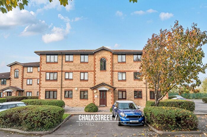 2 Bedroom Flat For Sale In Hutchins Close, Hornchurch, RM12