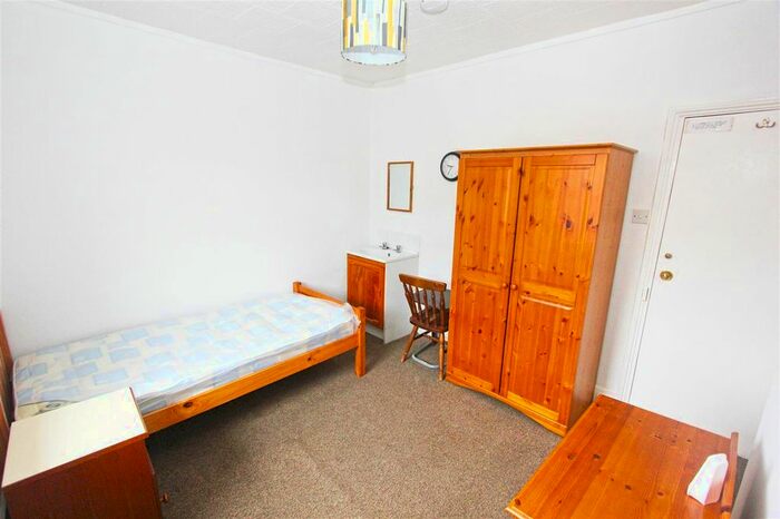 1 Bedroom Flat To Rent In Napier Road, South Croydon CR2