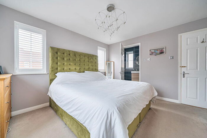 4 Bedroom Detached House For Sale In Sq Ft - Ensuites - Driveway For Cars - Woolbrook Close, ME8