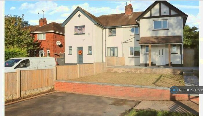 3 Bedroom Semi-Detached House To Rent In Worcester Road, Kidderminster, DY10