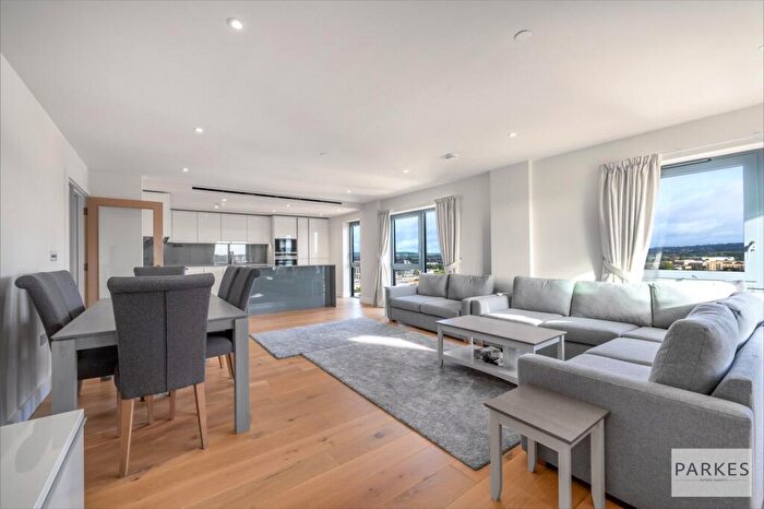 3 Bedroom Apartment For Sale In Beaufort Square, London, NW9