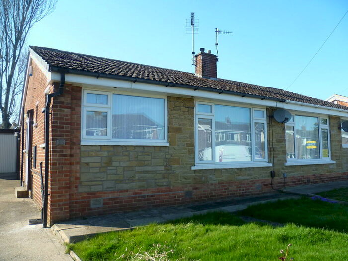 2 Bedroom Semi-Detached Bungalow To Rent In Middlebrook Drive, Bradford, BD8