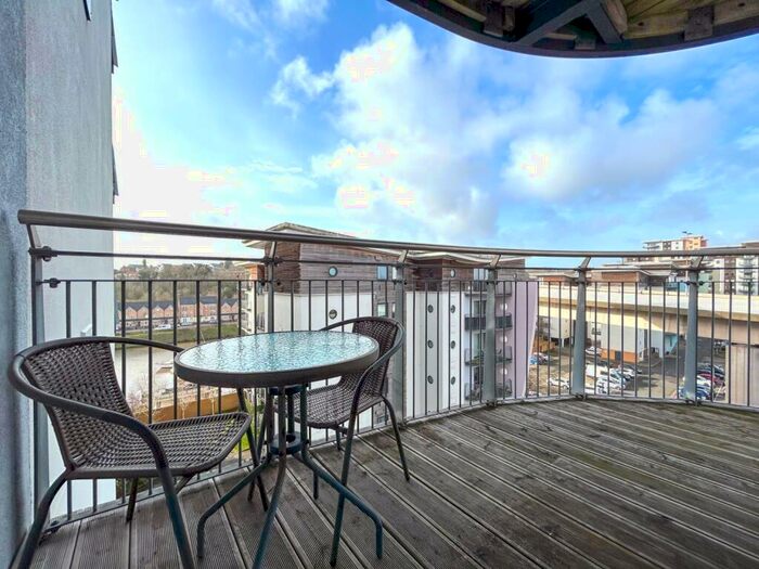 2 Bedroom Apartment To Rent In Alexandria Victoria Wharf, Watkins Way, CF11