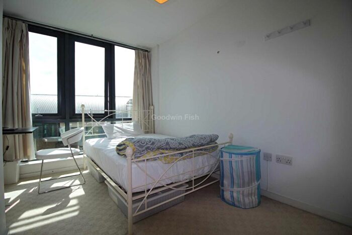 2 Bedroom Apartment To Rent In City South, City Road East, Southern Gateway, M15
