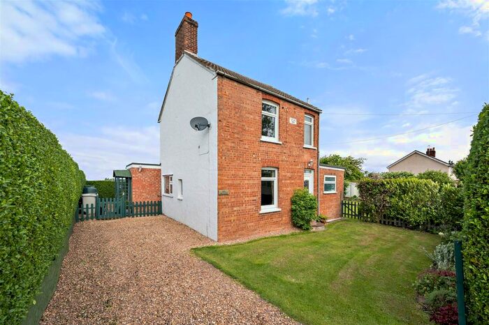 2 Bedroom Detached House For Sale In Spilsby Road, New Leake, Boston, PE22