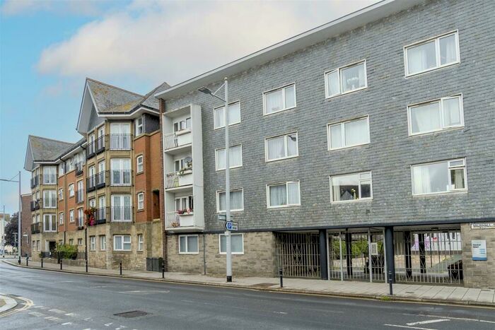 2 Bedroom Apartment To Rent In Vauxhall Street, Plymouth, PL4