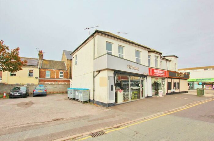 2 Bedroom Flat To Rent In Woodside Road, Bournemouth, BH5