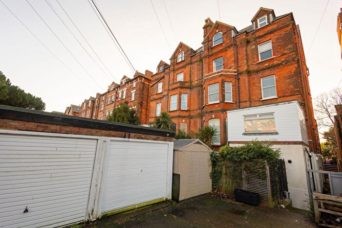 2 Bedroom Flat For Sale In Castle Hill Avenue, Folkestone, CT20