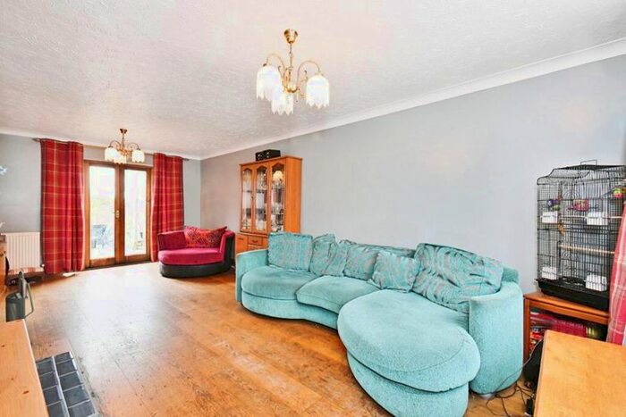 4 Bedroom Link Detached House For Sale In Ash Tree Close, Occold, IP23