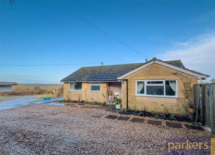 3 Bedroom Bungalow For Sale In Oxford Hill, Witney, Oxfordshire, OX29
