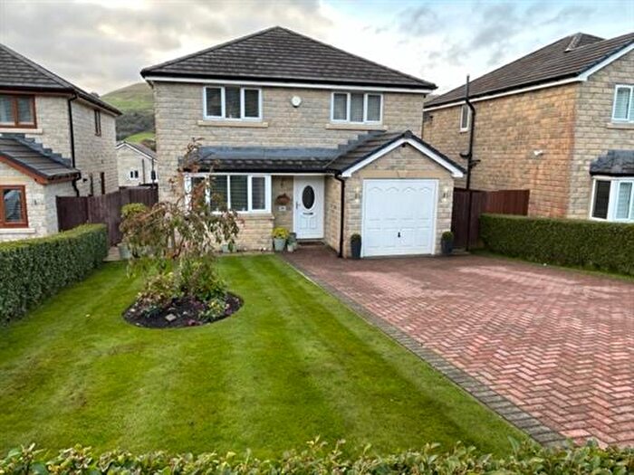 4 Bedroom Detached House To Rent In Oakeneaves Avenue, Rawtenstall, BB4
