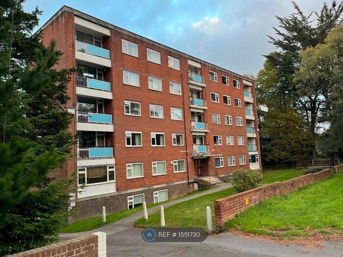 2 Bedroom Flat To Rent In Guildford Court, Bournemouth, BH4