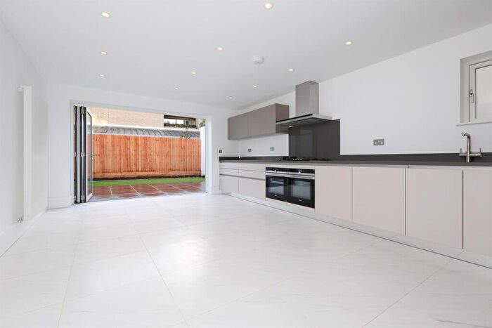 4 Bedroom Property To Rent In Gillespie Road, N5