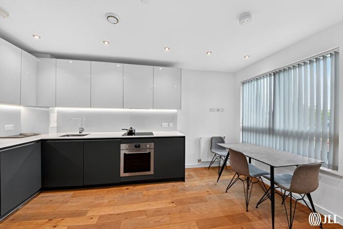 3 Bedroom Flat To Rent In Britannia Building, London, E15