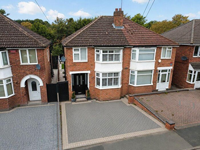 3 Bedroom Semi-Detached House For Sale In Plants Brook Road, Sutton Coldfield, B76