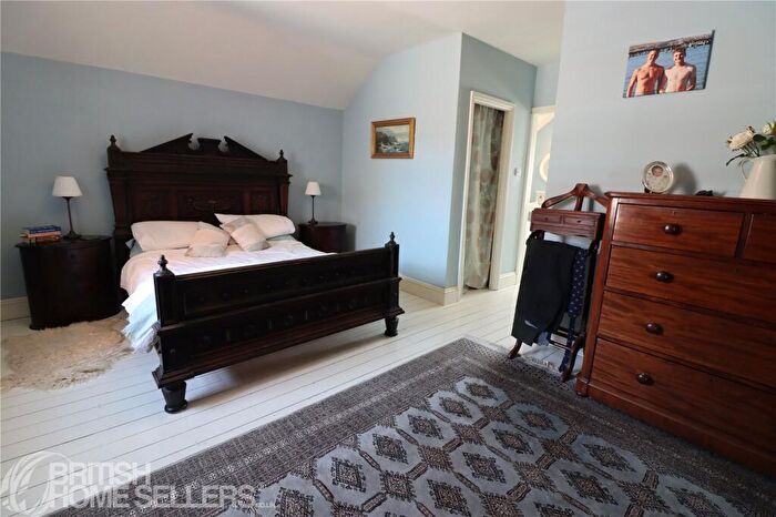 4 Bedroom House For Sale In High Street, Swanage, Dorset, BH19 - Photo 9