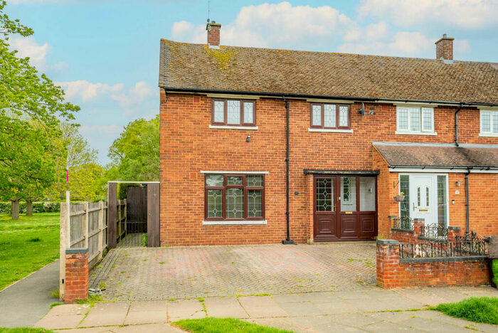 3 Bedroom End Of Terrace House For Sale In Flint Way, St. Albans, Hertfordshire, AL3