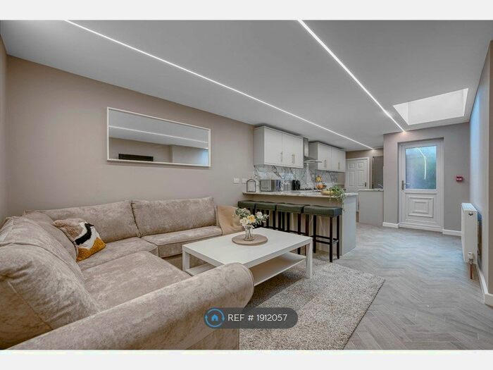 5 Bedroom Terraced House To Rent In Whitefriars Street, Coventry, CV1