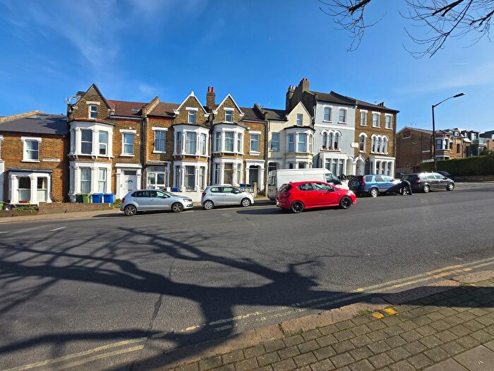 4 Bedroom Terraced House For Sale In Lordship Lane, London, SE22