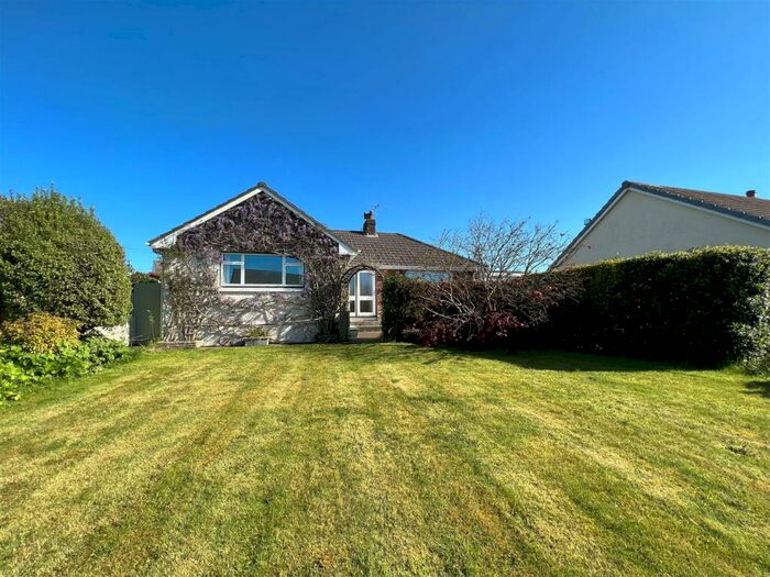 2 Bedroom Detached Bungalow For Sale In Hele Lane, Frithelstockstone, Torrington, EX38
