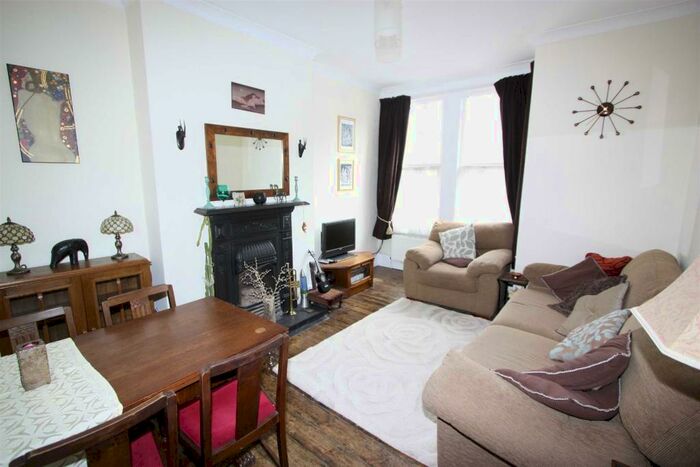 1 Bedroom Flat To Rent In Cart Lane, North Chingford, E4