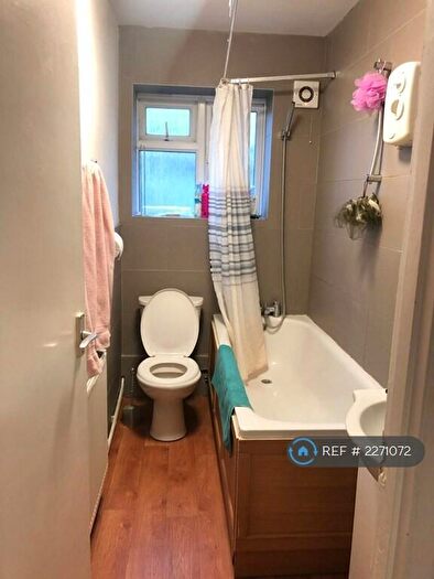 1 Bedroom Flat To Rent In Berry Lodge, London, N4