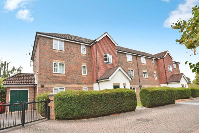 2 Bedroom Flat To Rent In Whitehead Way, Aylesbury, HP21