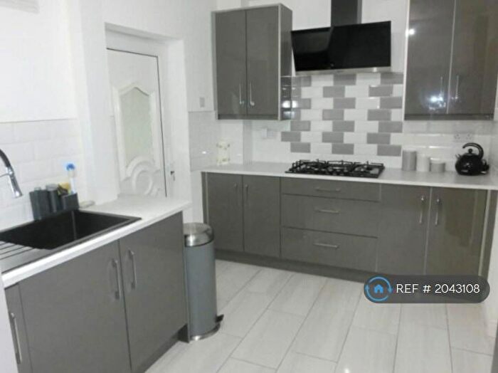 3 Bedroom Semi-Detached House To Rent In Sheldon Heath Road, Birmingham, B26