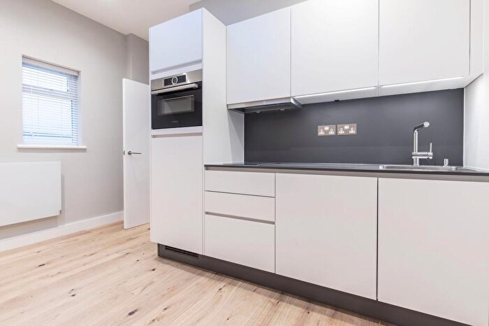 1 Bedroom Flat To Rent In Flat G - Archway Road, N6